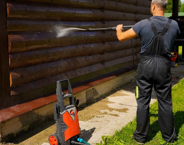 Log Home Pressure Washing in Palm Coast